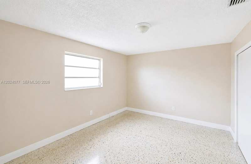 2315 W Okeechobee Rd # 304, Hialeah FL 33010
