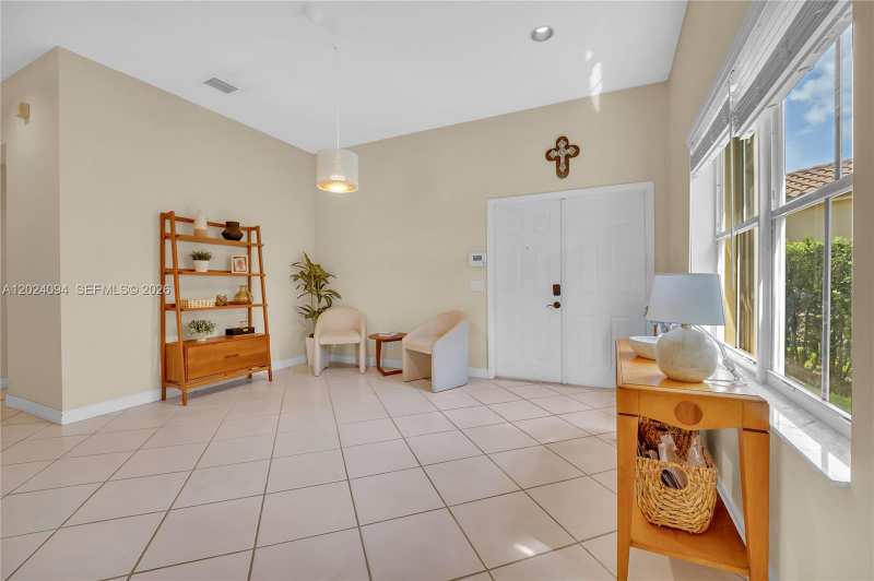 885 Tanglewood Cir, Weston FL 33327