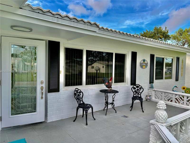 8225 NW 12th Ct, Plantation FL 33322