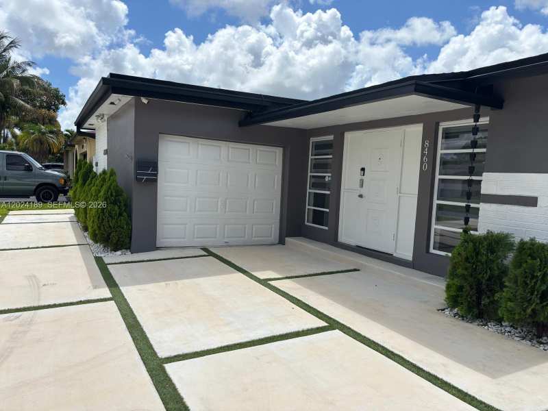 8460 NW 21st St, Sunrise FL 33322