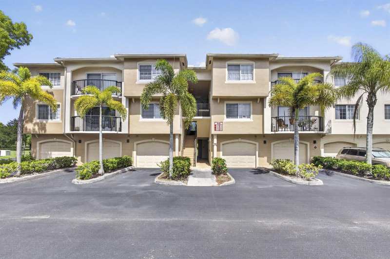 800 S Crestwood Ct Court S # 809, Royal Palm Beach FL 33411