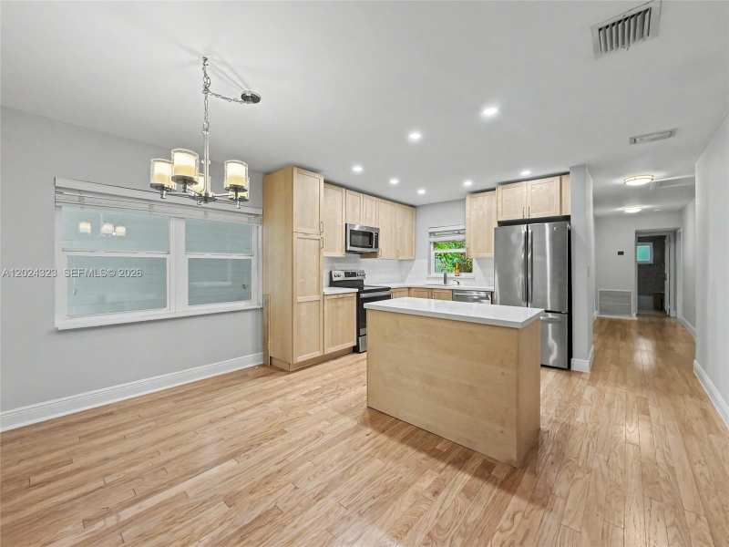 7601 SW 64th Ct, South Miami FL 33143