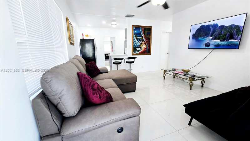 139 NW 14th Way, Dania Beach FL 33004