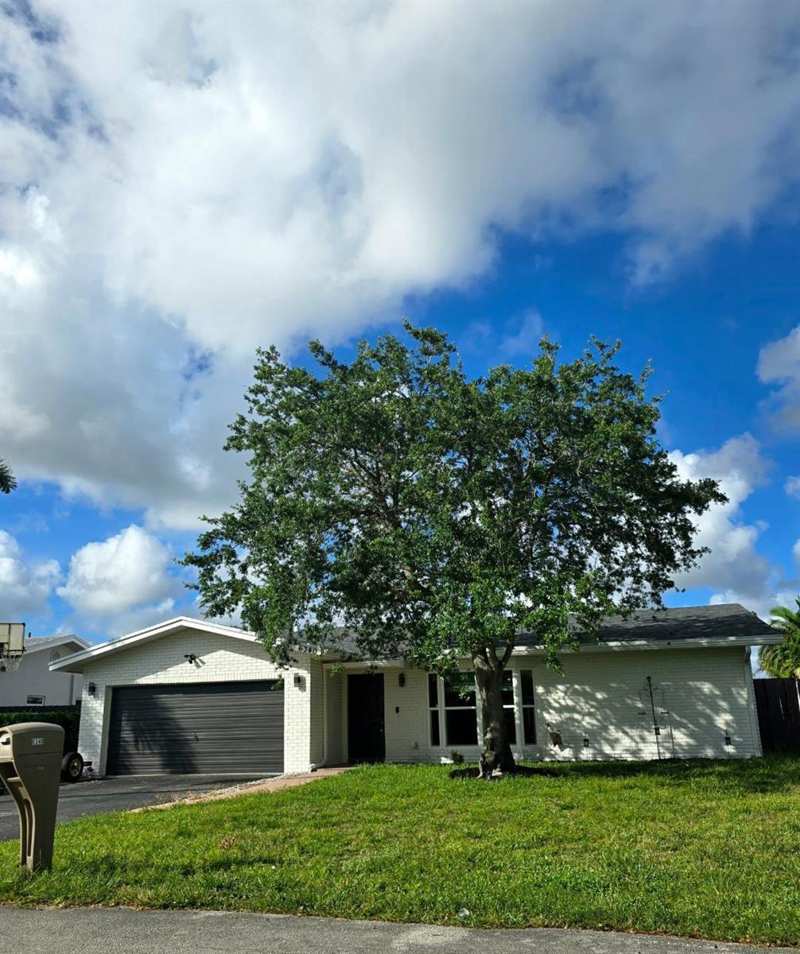 6340 NW 32nd Avenue, Fort Lauderdale FL 33309