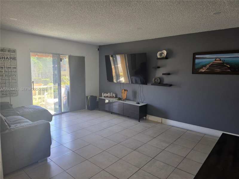 17901 NW 68th Ave # T201, Hialeah FL 33015