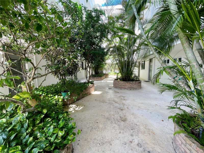 1670 Bay Rd # 2B, Miami Beach FL 33139