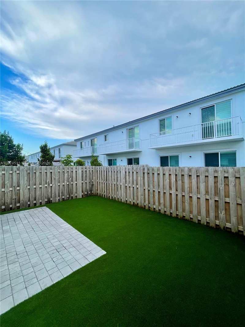 708 SE 13th Ct, Homestead FL 33034
