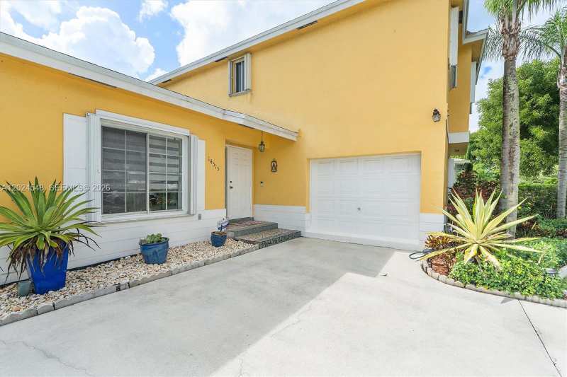 14515 SW 139th Ave Cir E, Miami FL 33186