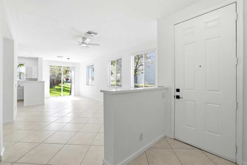 3068 Laurel Ridge Circle, Riviera Beach FL 33404