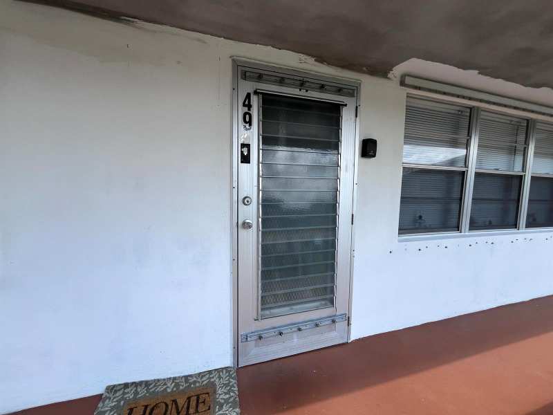 49 Cambridge B, West Palm Beach FL 33417