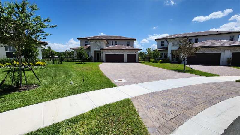 12209 SW 43rd St, Davie FL 33330