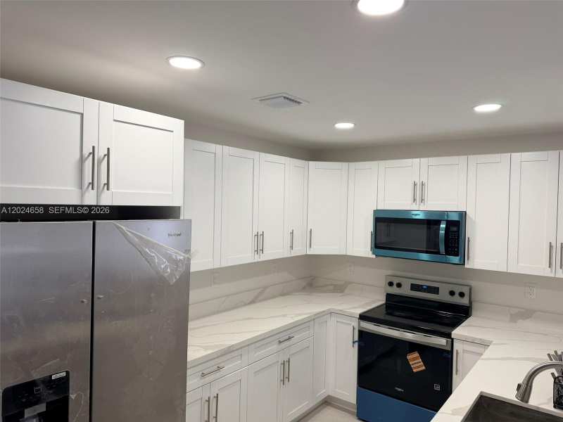 1185 NW 100th St # 1181, Miami FL 33150