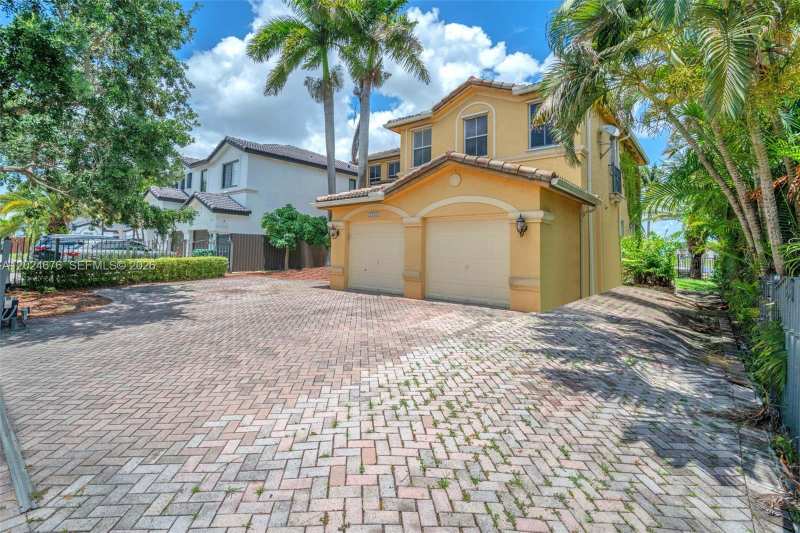 2155 SW 156th Ct, Miami FL 33185