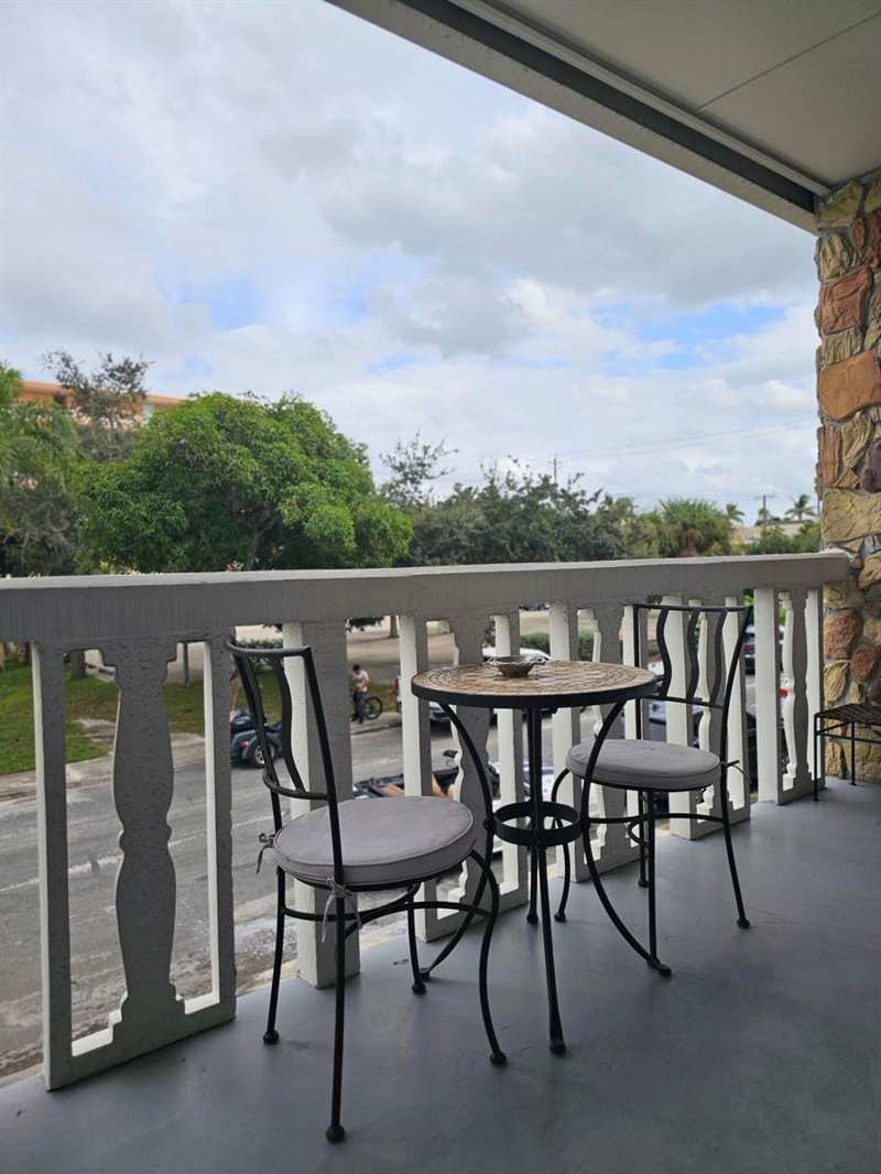 17 S Lakeside Drive # 4, FL 33460