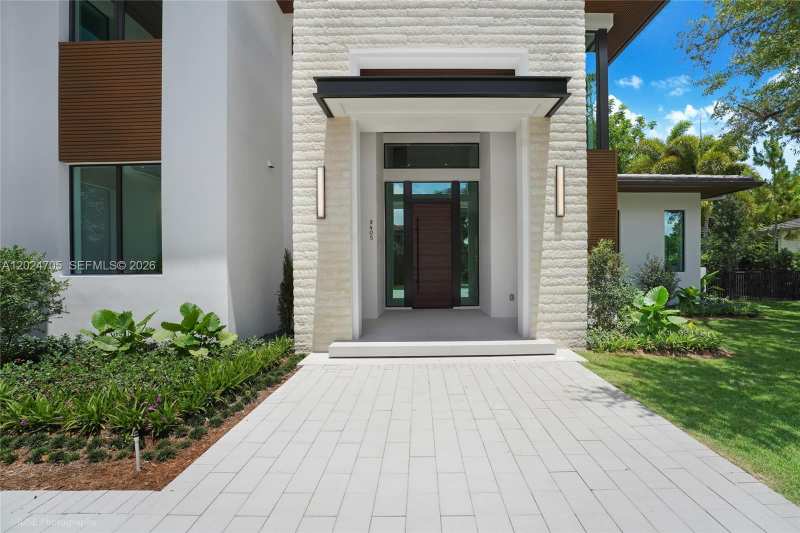 9405 SW 72nd Ct, Pinecrest FL 33156