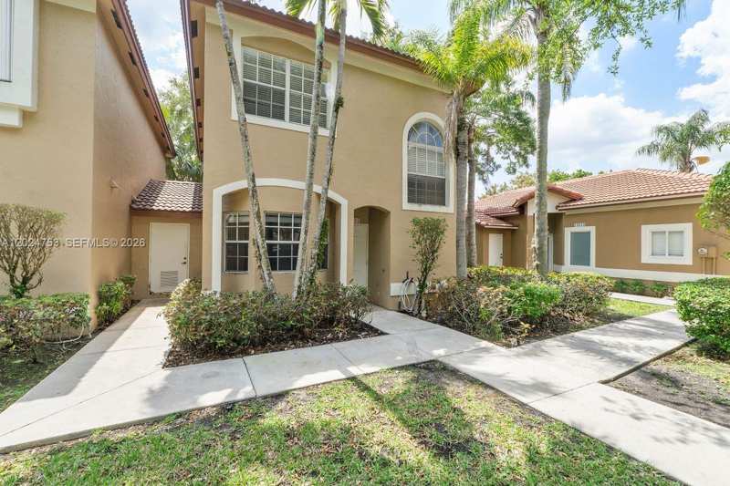 16035 Emerald Cove Rd, Weston FL 33331