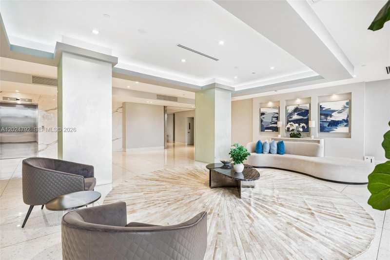 20301 W Country Club Dr # 825, Aventura FL 33180