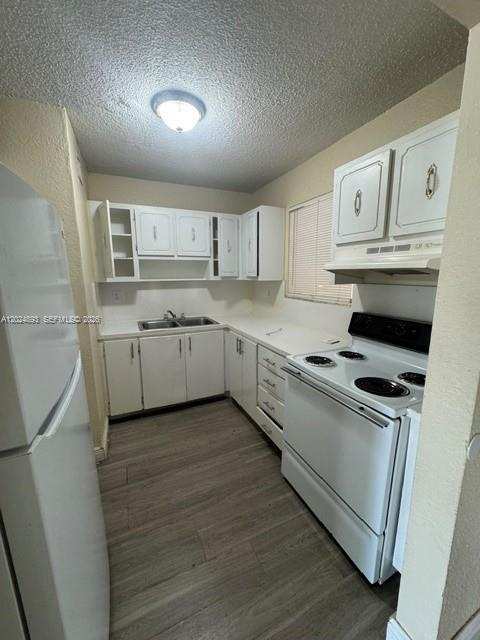 525 W 69th St # 101, Hialeah FL 33014