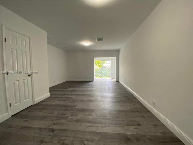 2460 Taylor St # 1C, Hollywood FL 33020