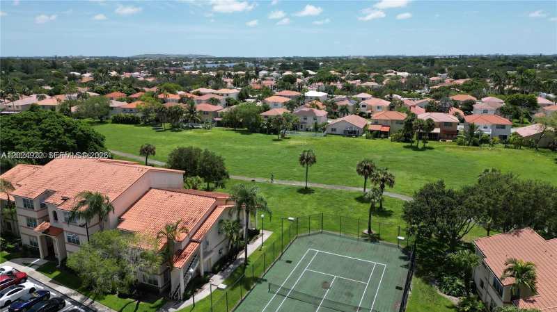 3420 N Pinewalk Dr N # 717, Margate FL 33063