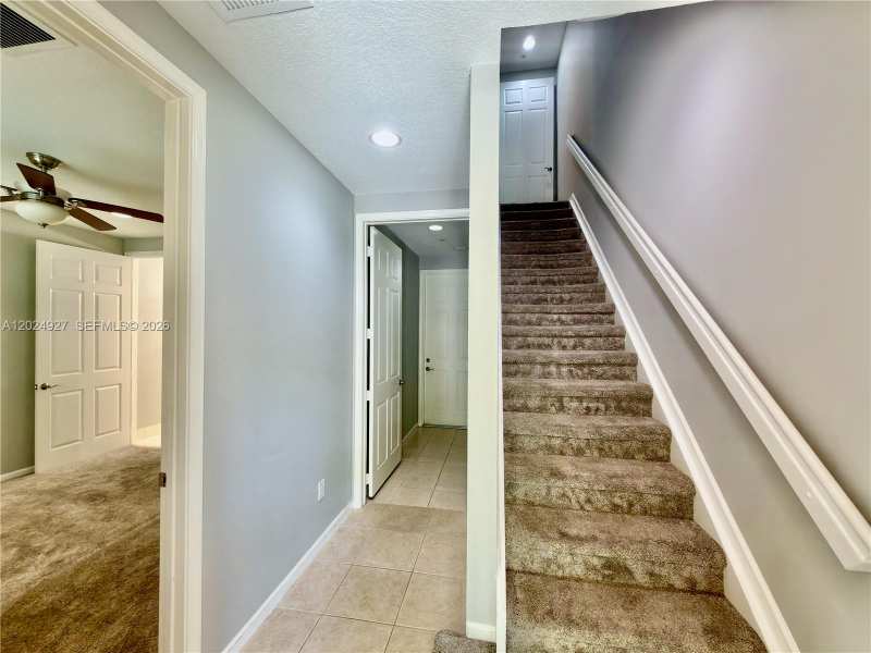 3909 White Peacock Ln, Coconut Creek FL 33073