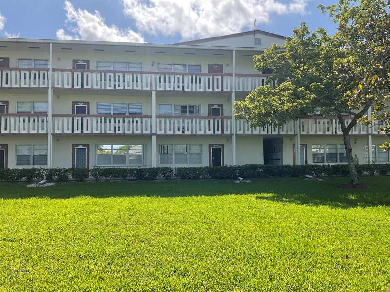 189 E Preston Way, Boca Raton FL 33434