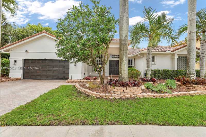 950 Marina Dr, Weston FL 33327