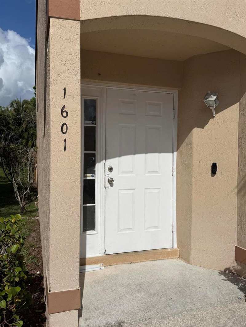 1601 Lakeview Drive W # 1601, Royal Palm Beach FL 33411