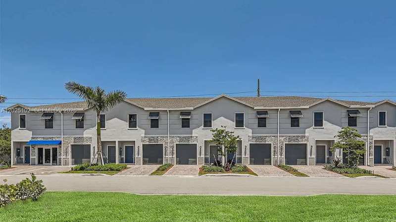 876 NW 3rd Way, Pompano Beach FL 33060