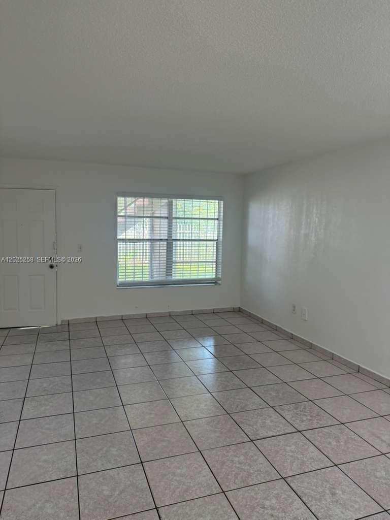 251 NW 177th St # 111, Miami Gardens FL 33169