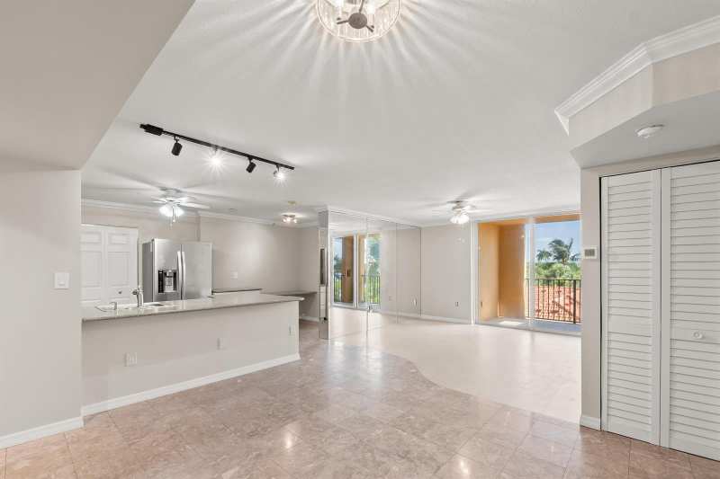1200 Scotia Drive # 403, Hypoluxo FL 33462