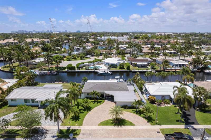 160 SE 12th Court, Pompano Beach FL 33060