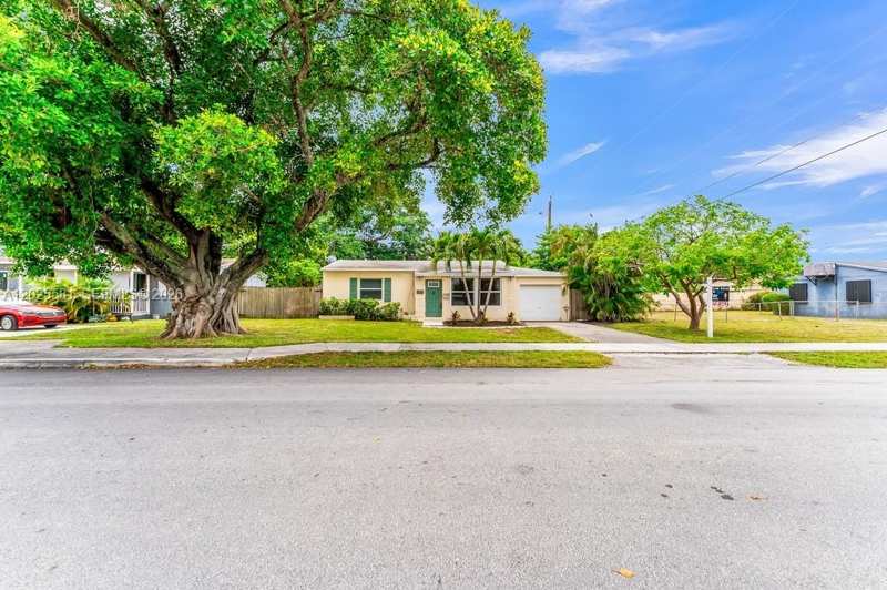 1210 S 24th Ter, Hollywood FL 33020