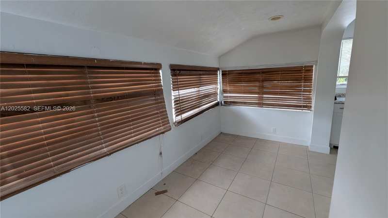 708 NE 4th St # 2, Hallandale Beach FL 33009