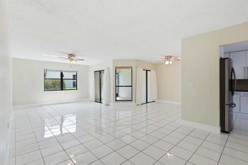 3242 Perimeter Drive, FL 33467