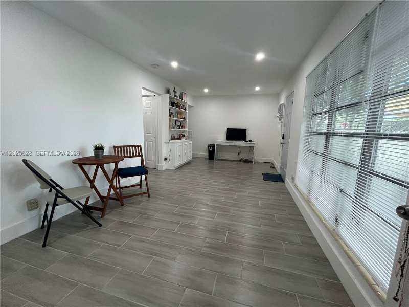1019 NE 17th Ter # 4, Fort Lauderdale FL 33304