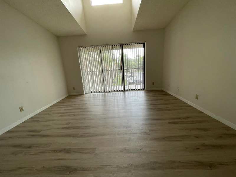207 Foxtail Drive # E3, FL 33415