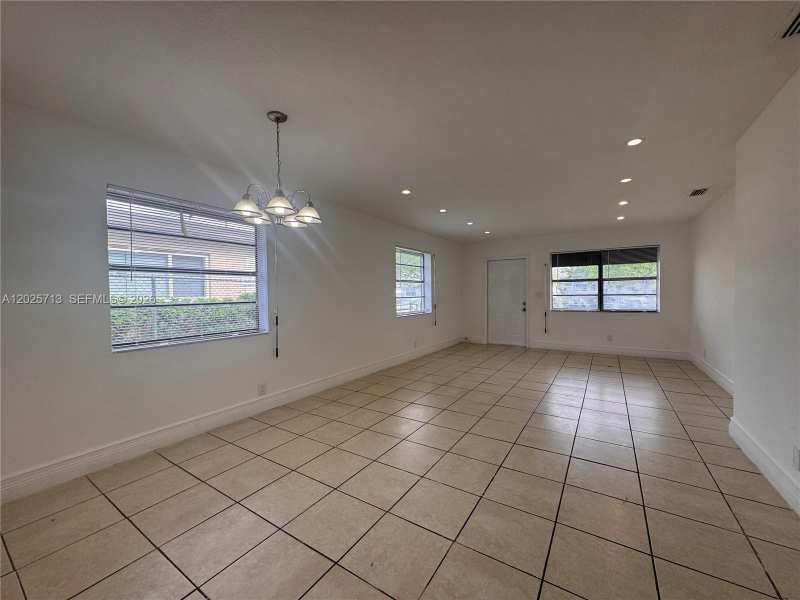 407 NW 7th Ct, Hallandale Beach FL 33009