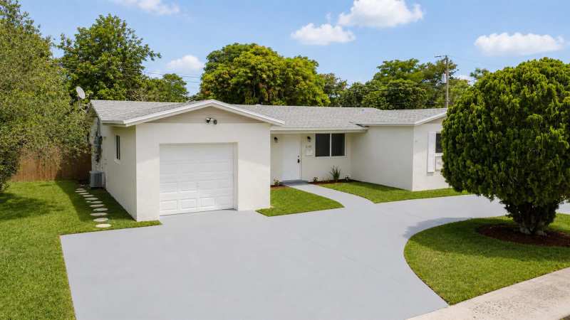 2440 NW 63rd Terrace, Sunrise FL 33313