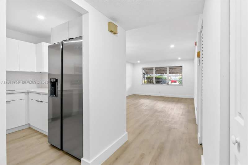 410 SE 2nd St # 114, Hallandale Beach FL 33009