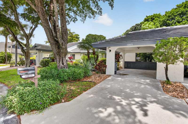 10015 Hickorywood Place, Boynton Beach FL 33437