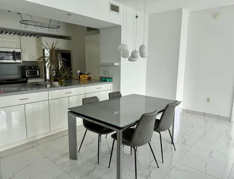 951 Brickell Ave # 2810, Miami FL 33131