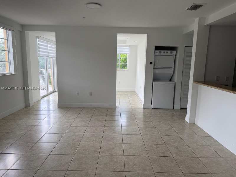 107 Mendoza Ave # 201, Coral Gables FL 33134