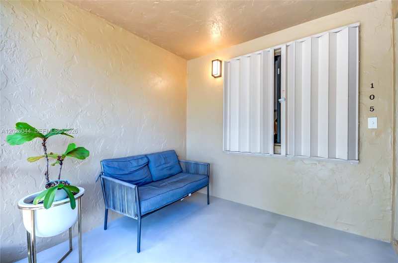 302 Lakeview Dr # 105, Weston FL 33326
