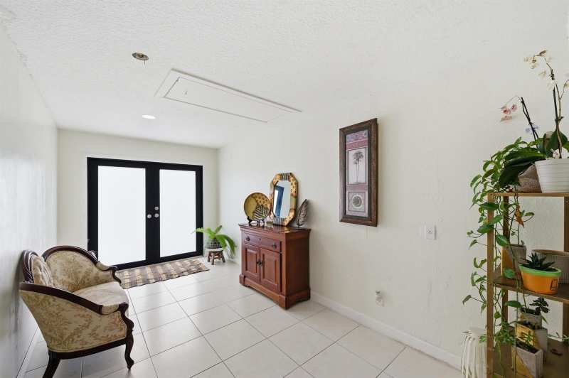 11823 N 67th Pl Place N, FL 33412