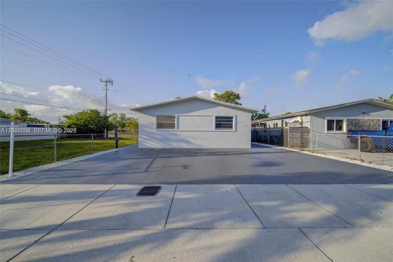 896 E 22nd St # 898, Hialeah FL 33013