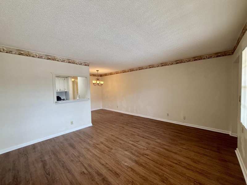32 Kingswood B, West Palm Beach FL 33417