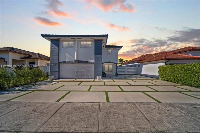 15341 SW 36th St, Miami FL 33185