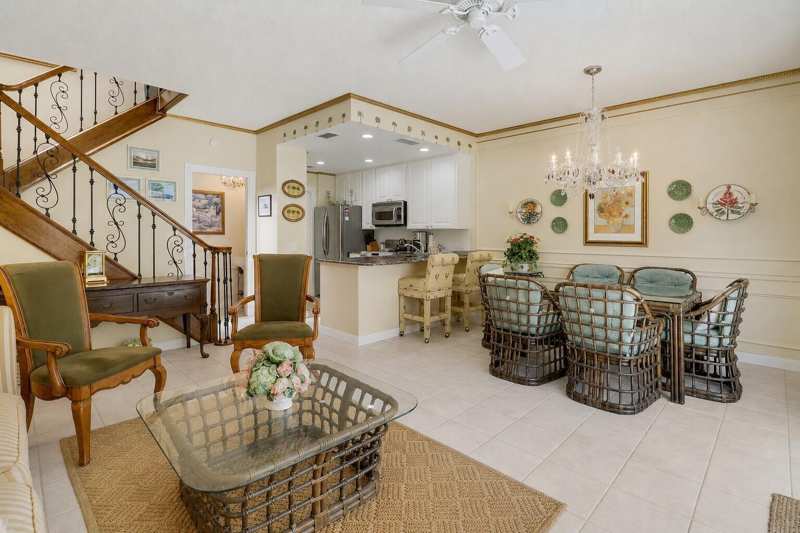 77 Laurel Oaks Circle, Tequesta FL 33469