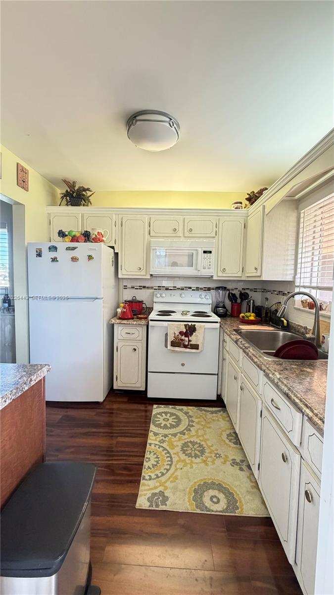 5300 Washington St # D309, Hollywood FL 33021